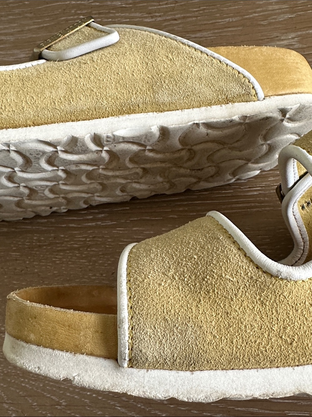 RARE BIRKENSTOCK X IL DOLCE FAR NIENTE
Arizona Yellow Suede Sandals Size 38 - Picture 17 of 17